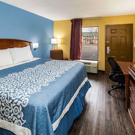 Days Inn By Wyndham Oak Grove/Ft. Campbell מראה חיצוני תמונה