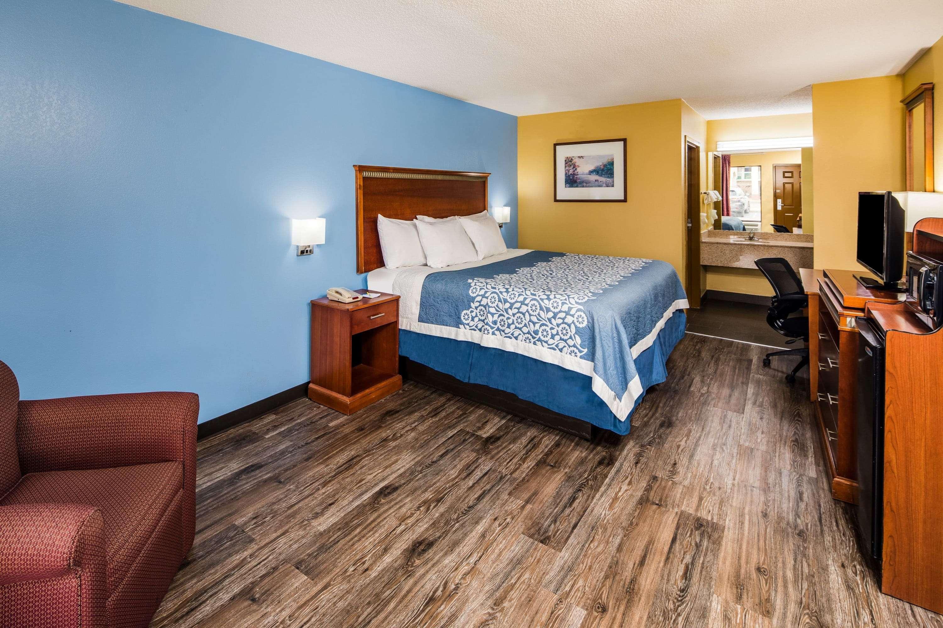 Days Inn By Wyndham Oak Grove/Ft. Campbell מראה חיצוני תמונה