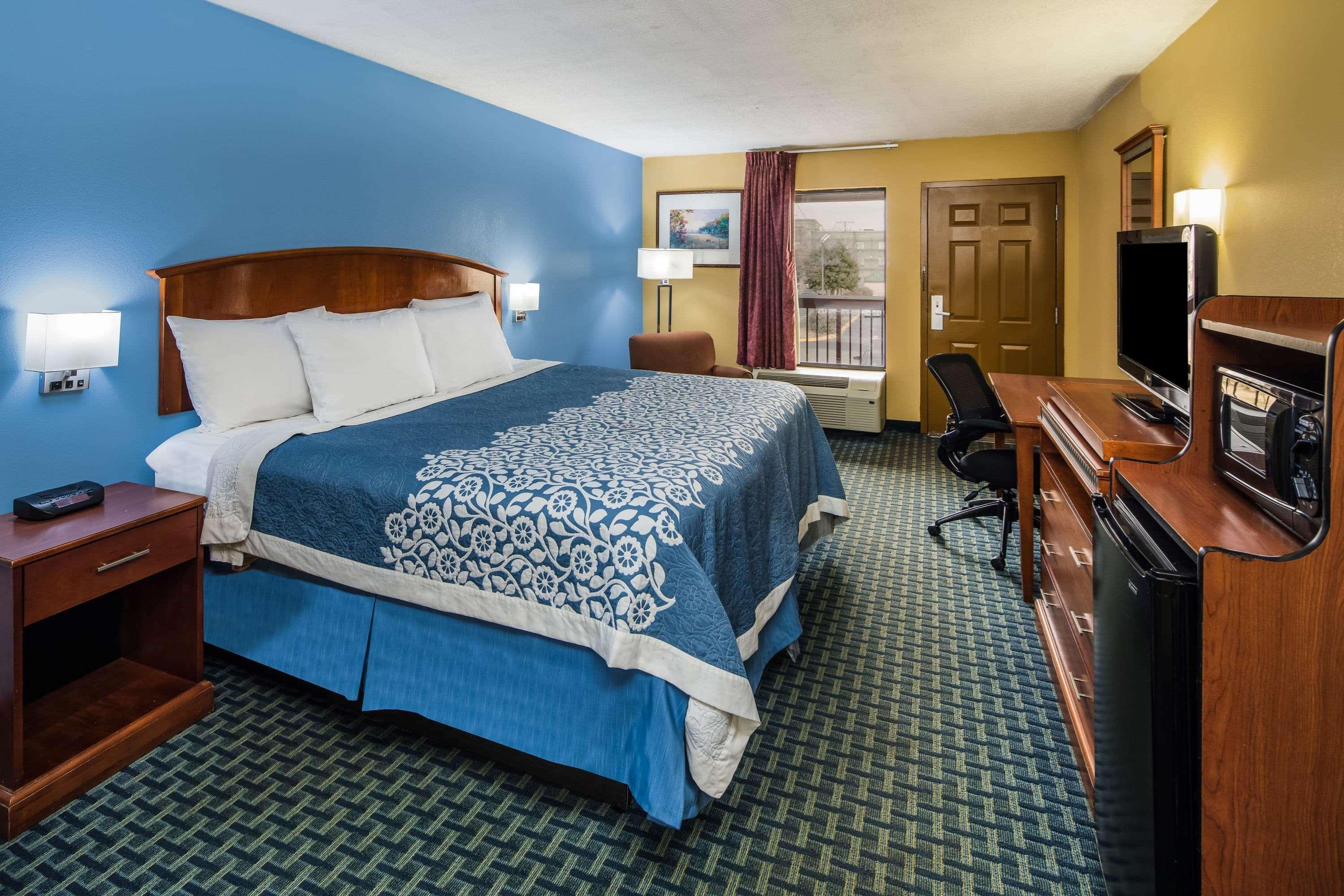 Days Inn By Wyndham Oak Grove/Ft. Campbell מראה חיצוני תמונה