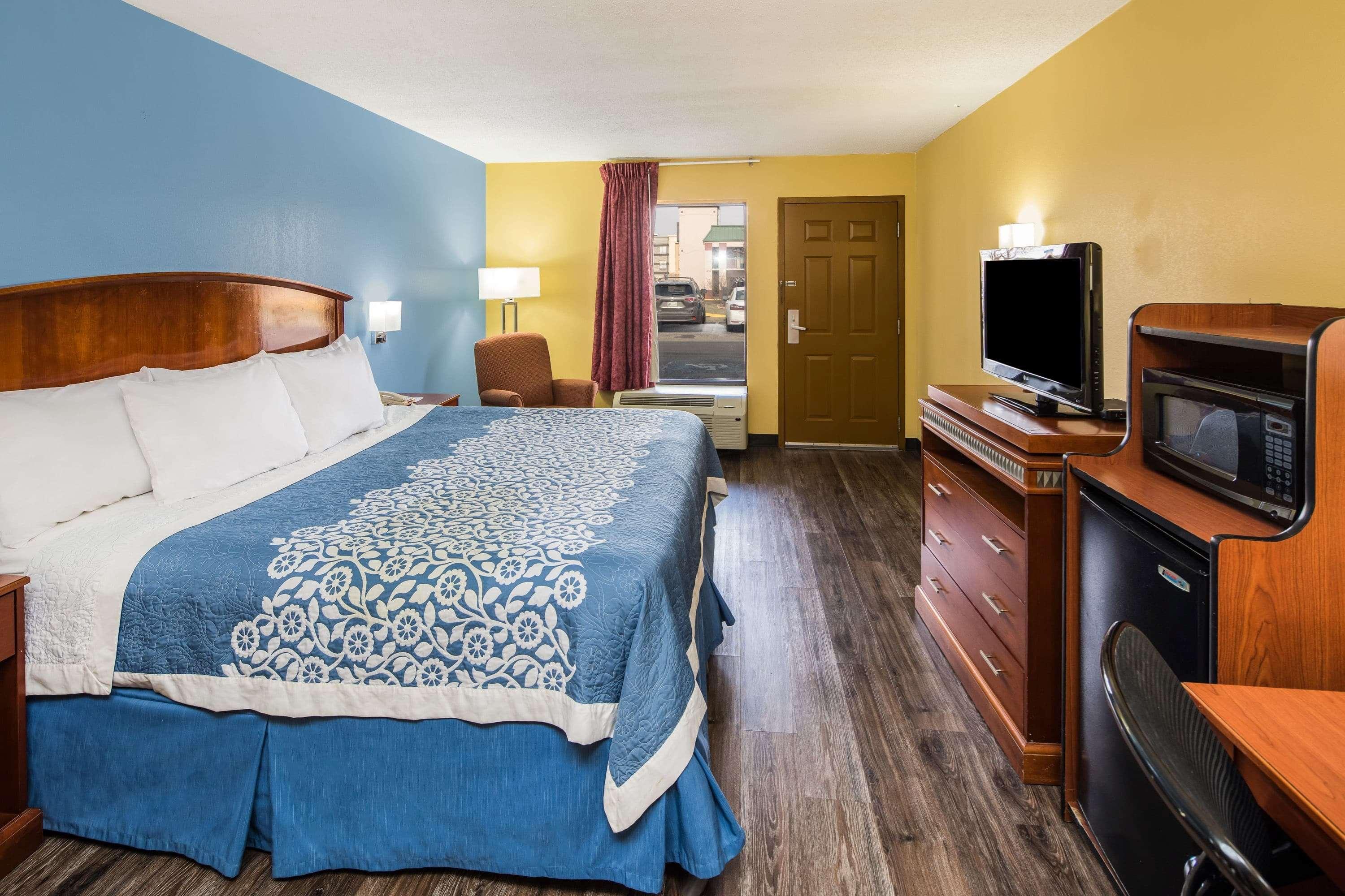 Days Inn By Wyndham Oak Grove/Ft. Campbell מראה חיצוני תמונה