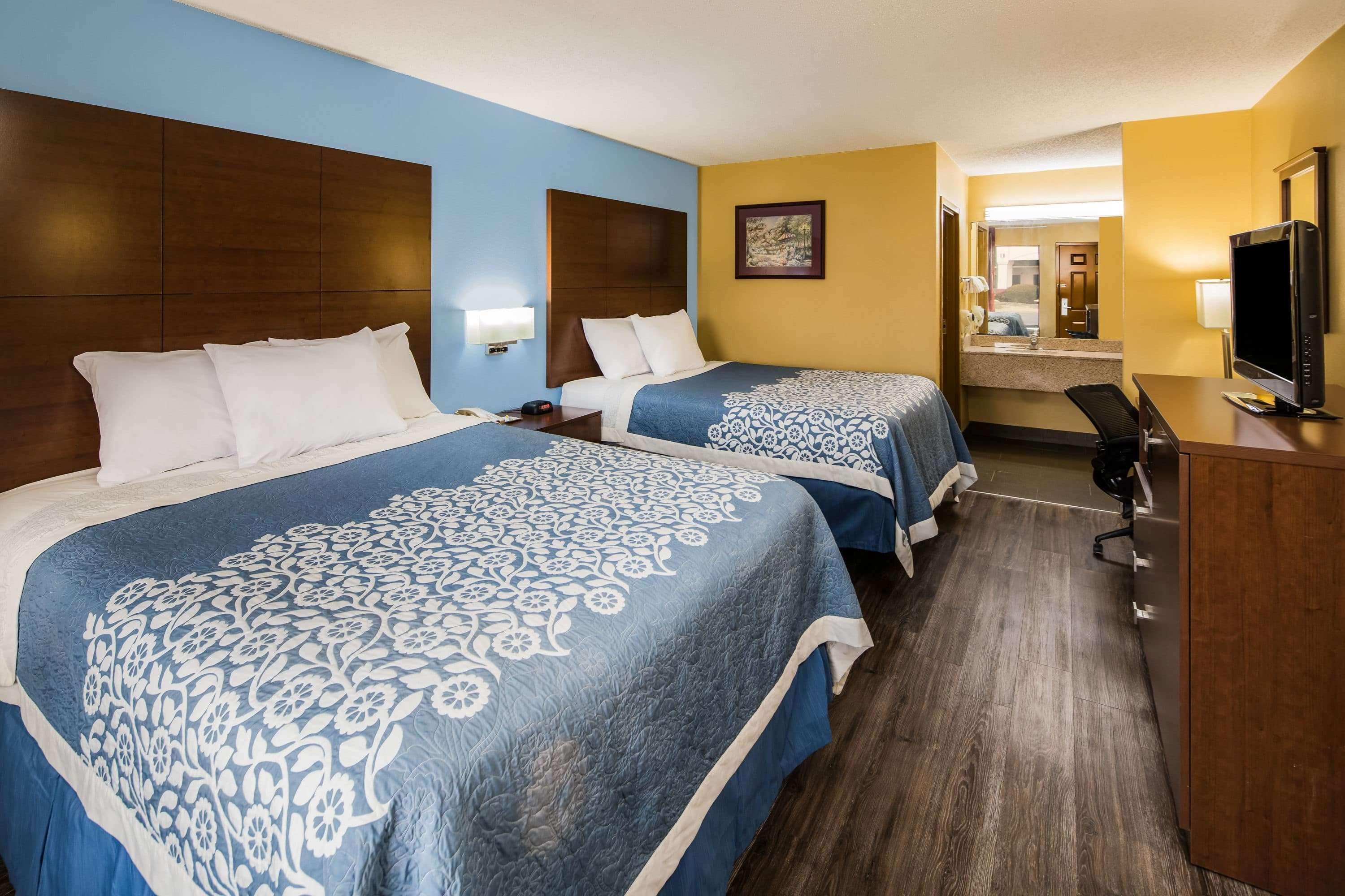 Days Inn By Wyndham Oak Grove/Ft. Campbell מראה חיצוני תמונה