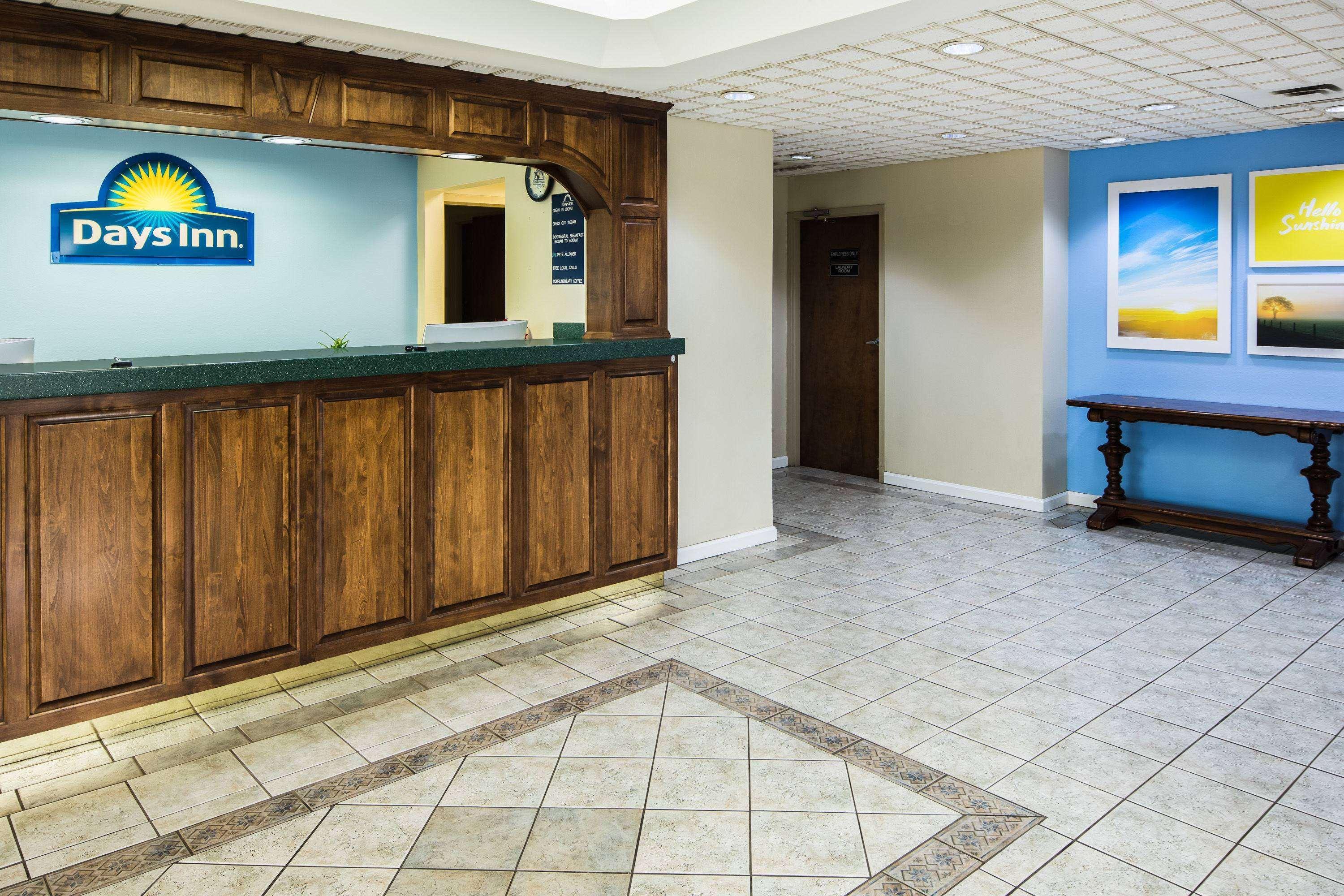 Days Inn By Wyndham Oak Grove/Ft. Campbell מראה חיצוני תמונה