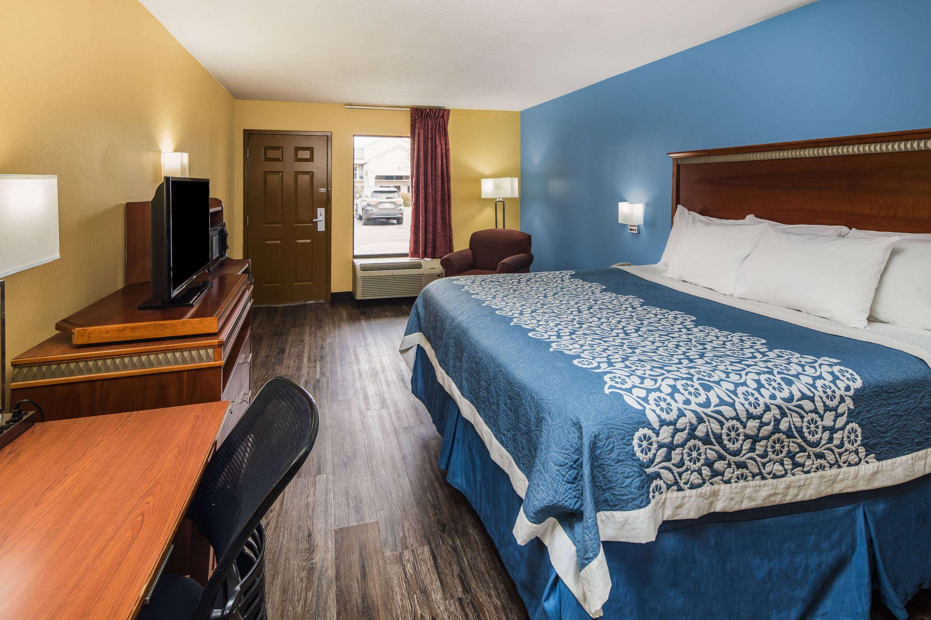 Days Inn By Wyndham Oak Grove/Ft. Campbell מראה חיצוני תמונה