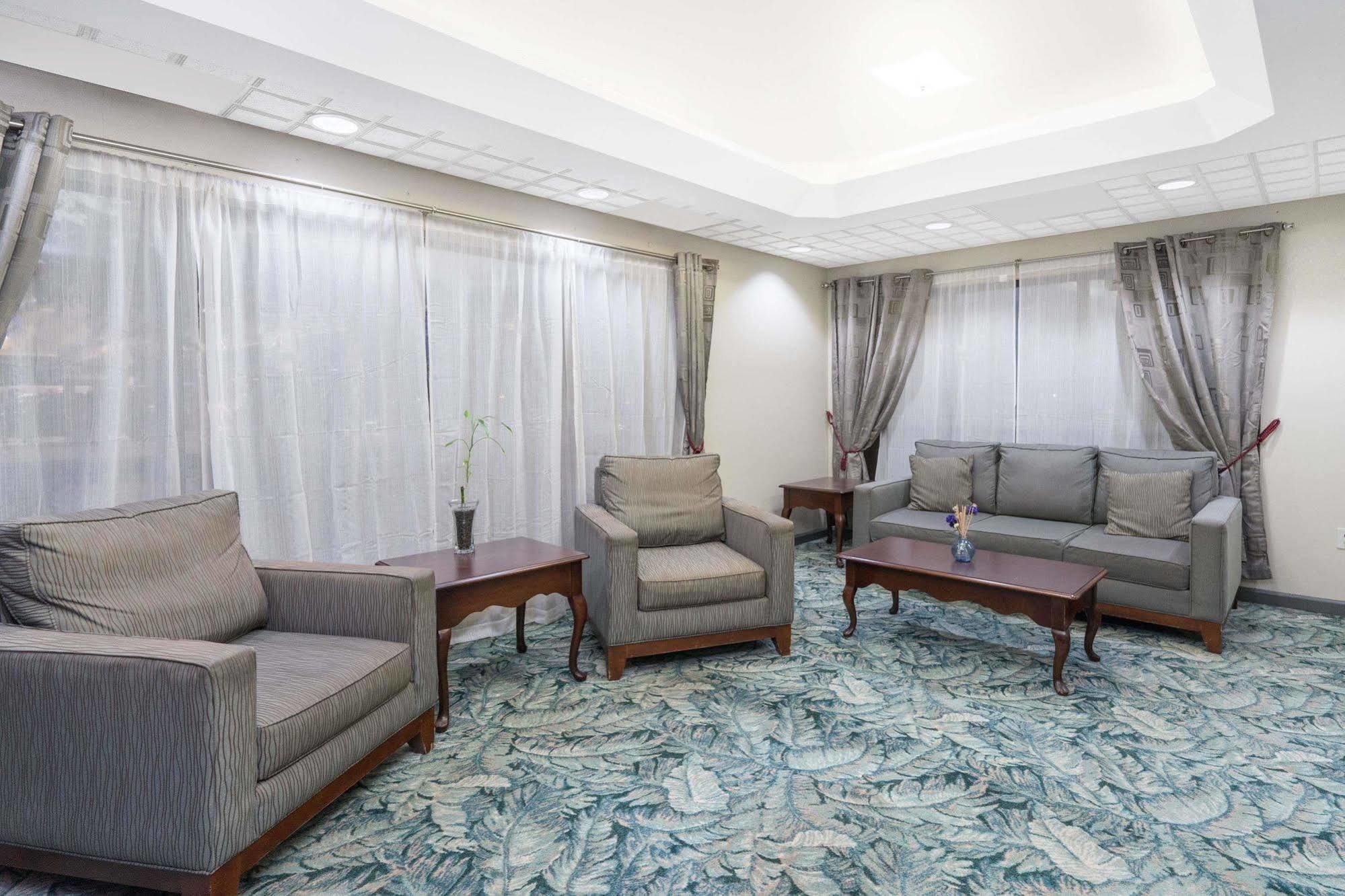 Days Inn By Wyndham Oak Grove/Ft. Campbell מראה חיצוני תמונה