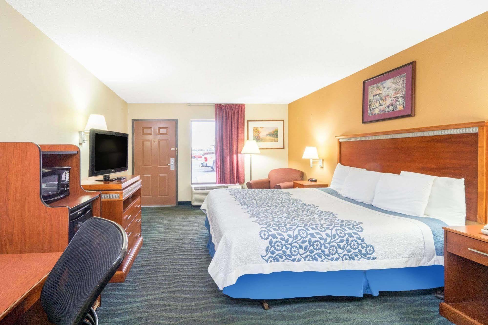 Days Inn By Wyndham Oak Grove/Ft. Campbell מראה חיצוני תמונה