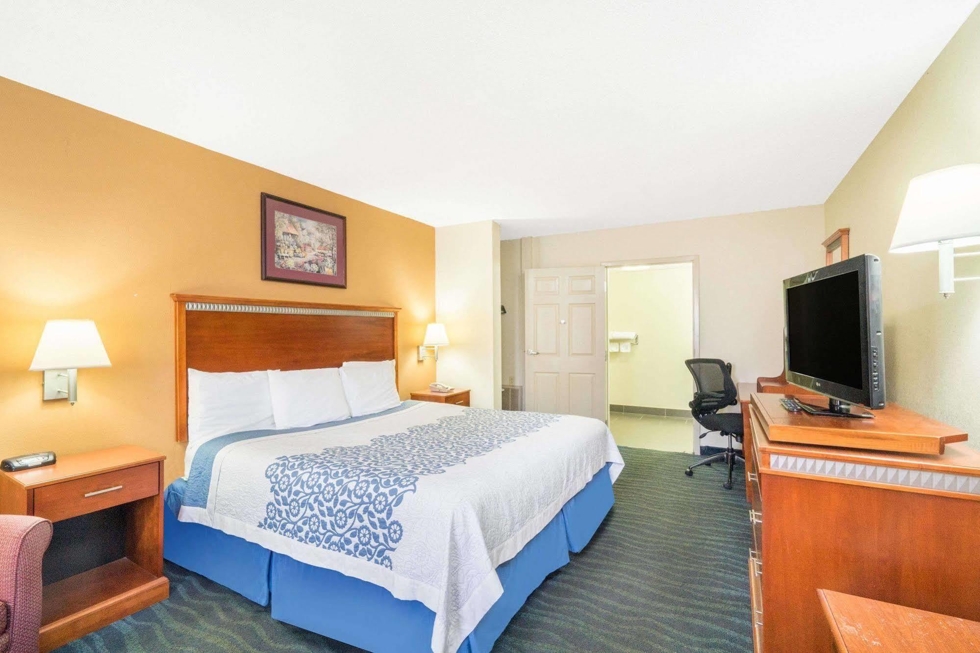 Days Inn By Wyndham Oak Grove/Ft. Campbell מראה חיצוני תמונה