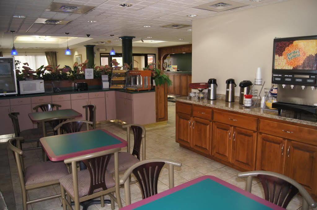 Days Inn By Wyndham Oak Grove/Ft. Campbell מראה חיצוני תמונה